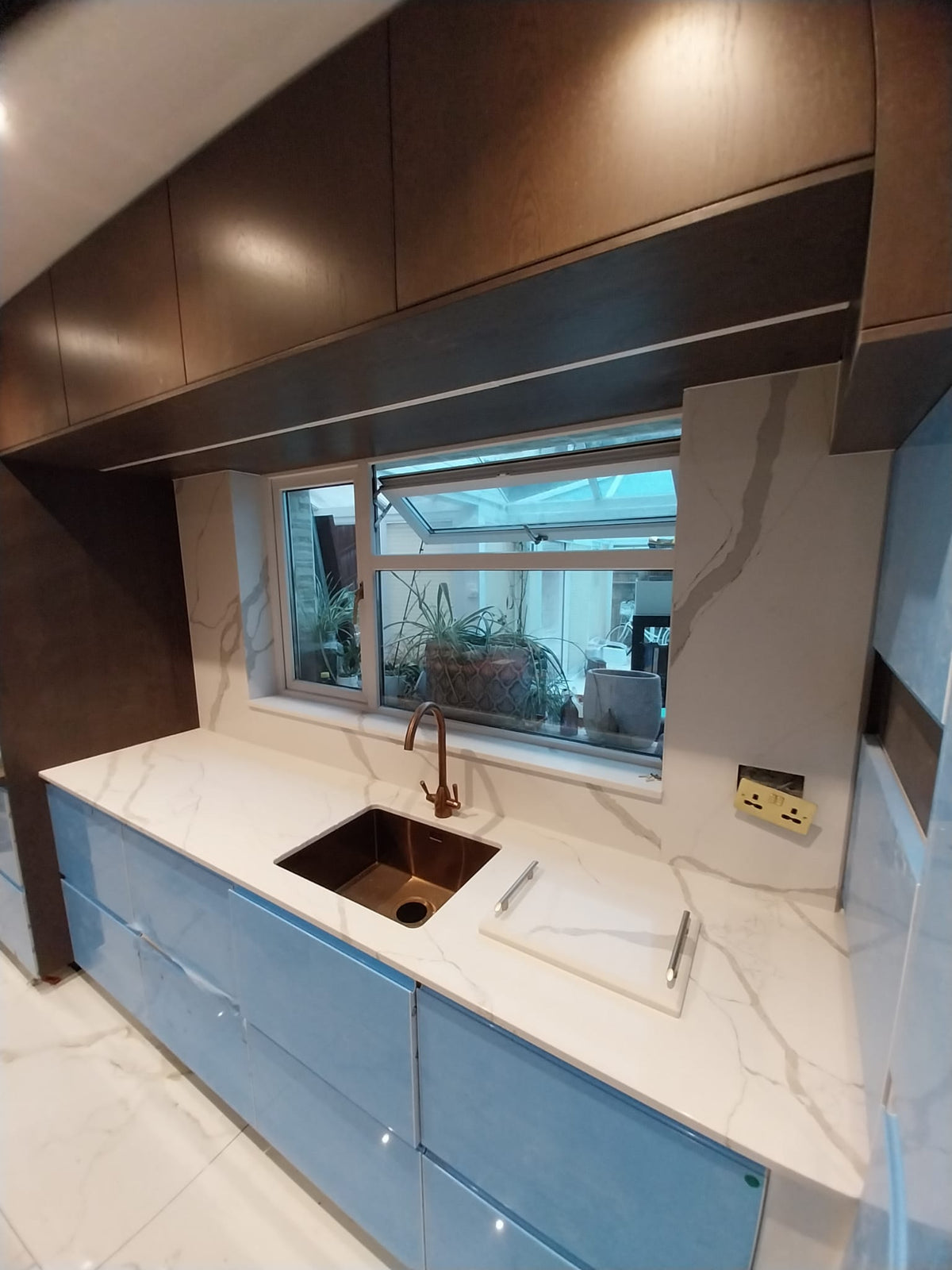 Calacatta Light - Quartz Worktop